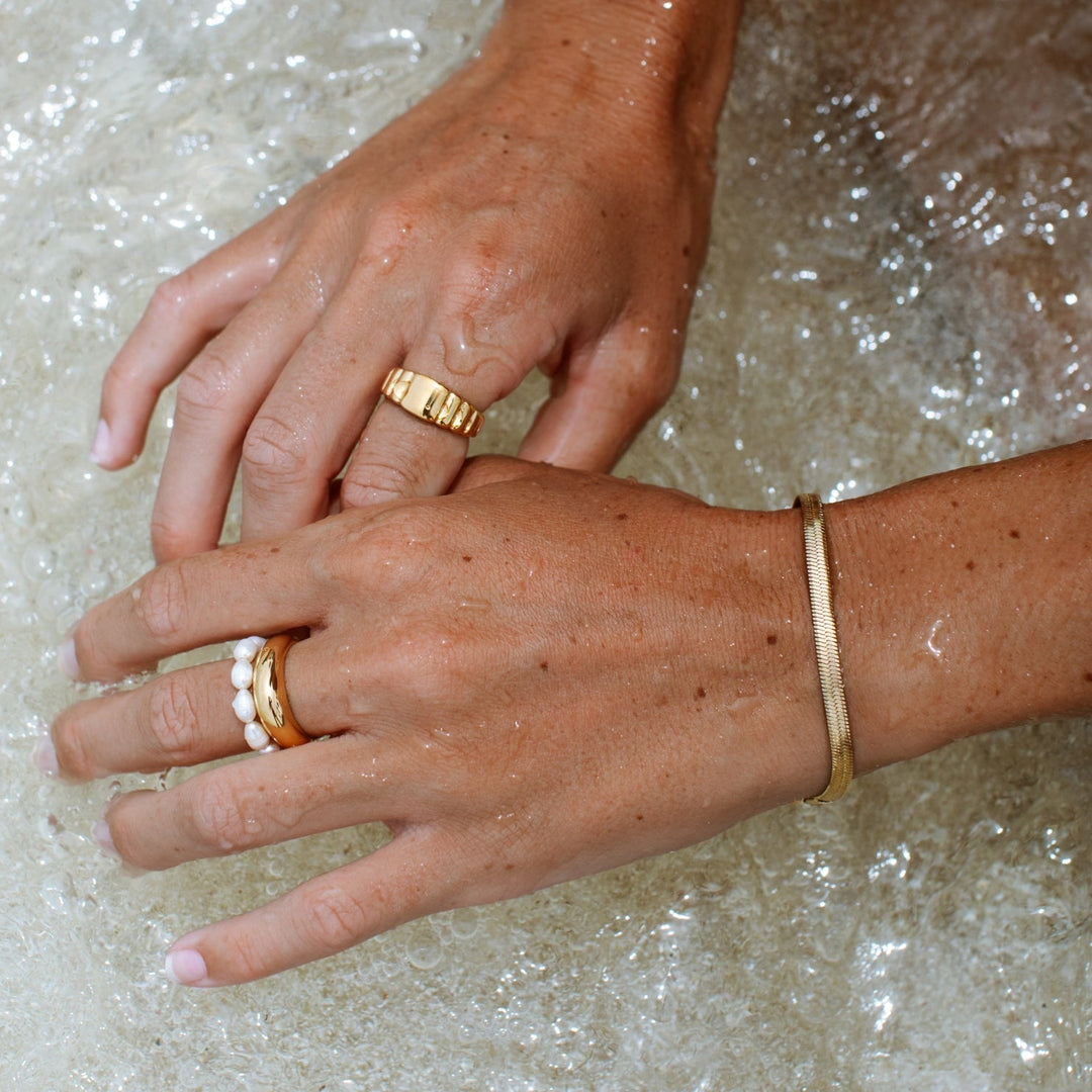 Αδιάβροχο βραχιόλι Herringbone με επίστρωση 18k χρυσού — Eleni Santorini